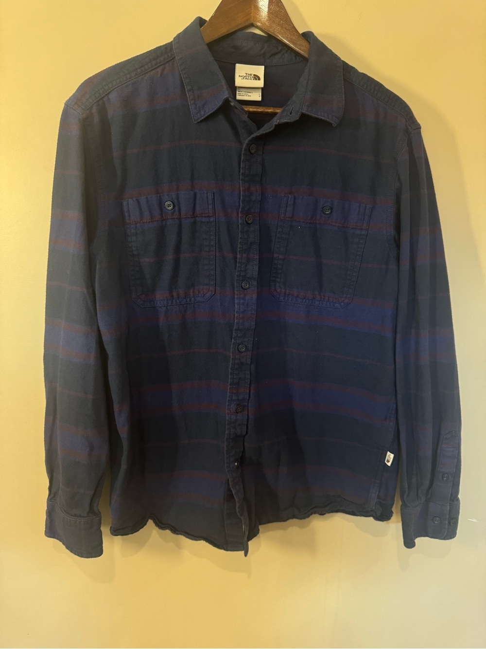 The North Face Men's Flannel Button-Up Shirt – Size Large - Picture 3 of 8